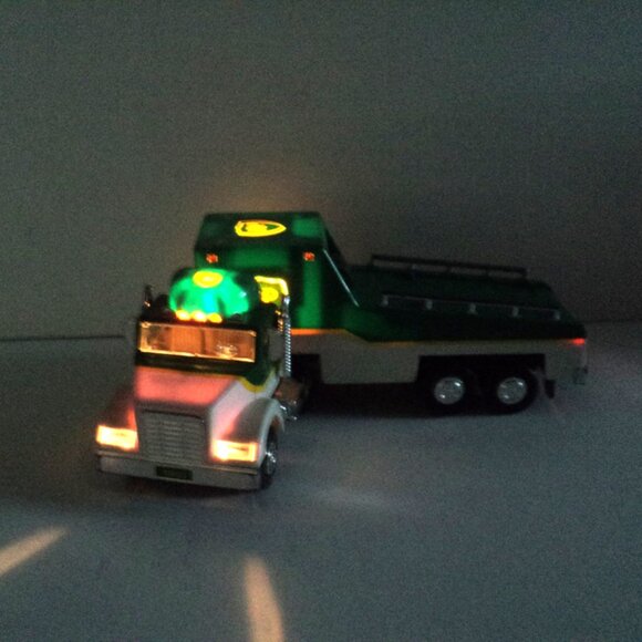 BP Oil Semi-Truck Race Car Carrier Limited Edition 1994 Toy 11 1/2" Long - Picture 7 of 9